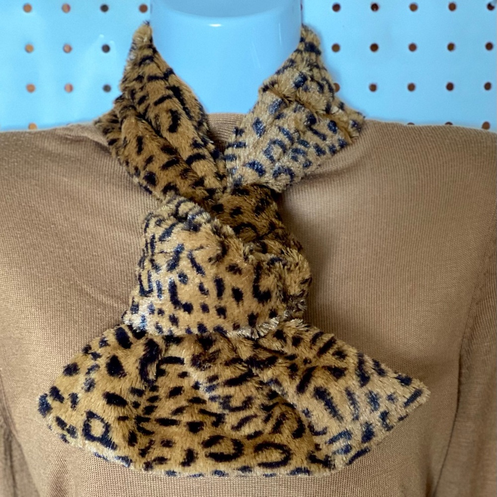 Leopard Print Faux Fur Infinity Scarf - Picture 5 of 8